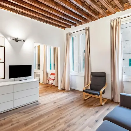 Апартаменты Old Town Living - Happy *